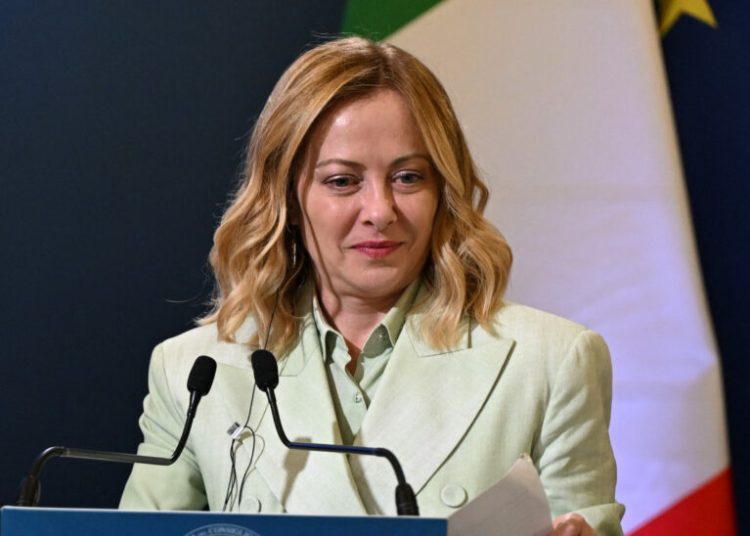 Italia răspunde: Sfârșitul epocii dreptei în Ungaria!