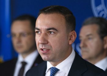 Redeschiderea strâmtorii Ormuz: Află când va ajunge petrolul la pompă!