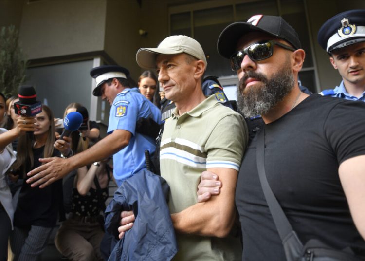 Nicușor Dan: România salvează doi ofițeri moldoveni din Rusia!