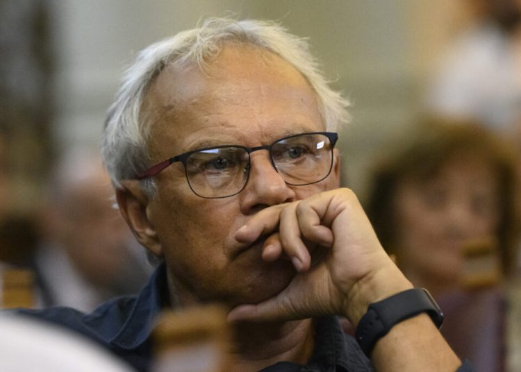 Marius Andruh devine președinte al Academiei Române, învingându-l pe Mircea Dumitru!