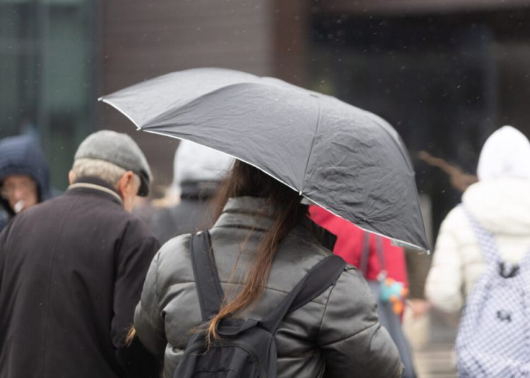 Alertă meteo: Cod portocaliu de vânt și Cod galben în România!