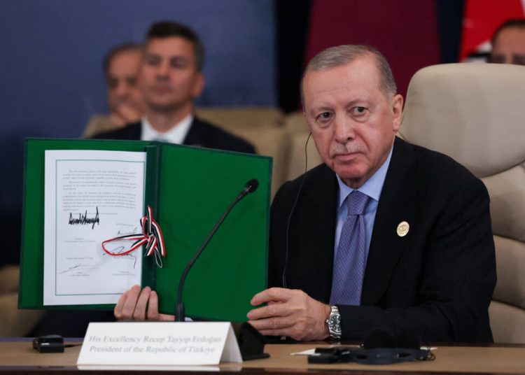 Erdogan anunță relansarea negocierilor Ucraina-Rusia, în dialog cu NATO