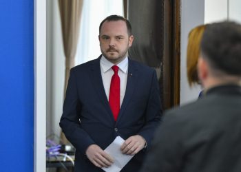 „Vaccinuri Pfizer: România are doze suficiente pentru toți, inclusiv rapel!”