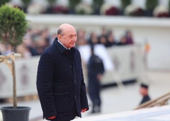 Băsescu: Raţionalizarea carburantului, soluția pentru evitarea crizei!