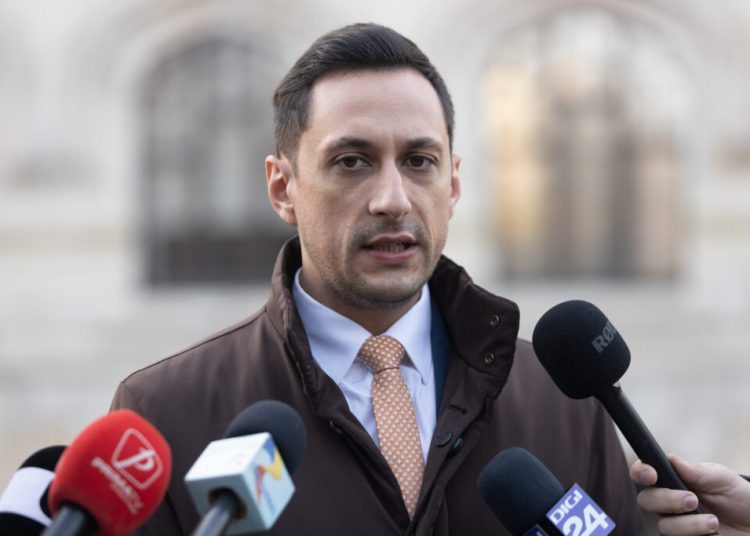 Vlad Gheorghe: Tensiuni în coaliție – Guvernul minoritar ar putea fi soluția!