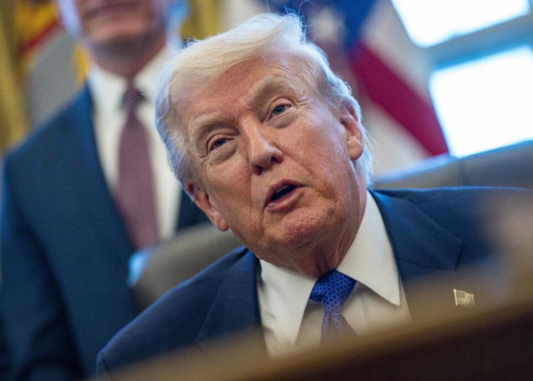 Americanii pun vina pe Trump pentru scumpirea benzinei în alegeri!