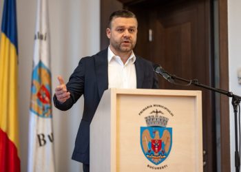 Ciucu revine asupra deciziei: parcarea gratuită pentru mașinile electrice până în 2027!