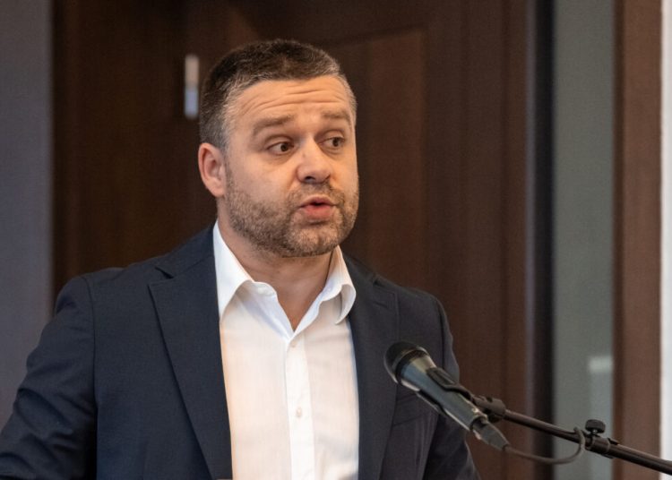 Ciucu îi dă o lovitură lui Grindeanu: „Nu poate guverna ca prim-ministru!”