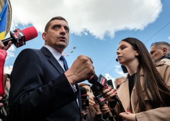 George Simion, confruntat de o femeie cu dizabilități după atacul la Nicușor Dan