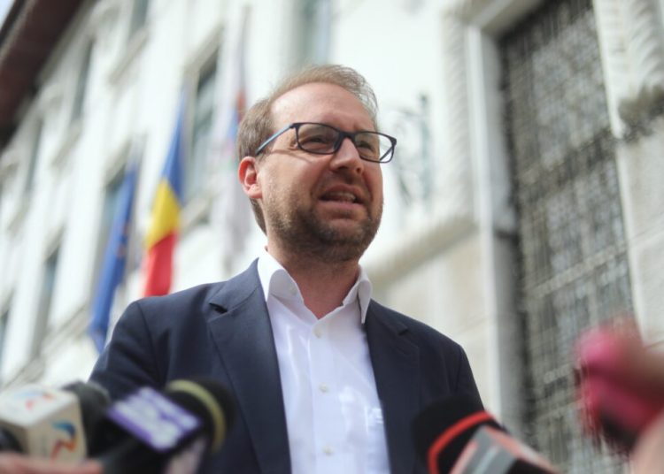 Fritz critică PSD: Alegeți drumul AUR spre Est!