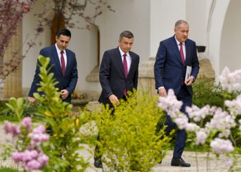 Scandal în PSD: Grindeanu acuză racolarea de parlamentari!