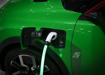 Boomul vehiculelor electrice în Europa: Războiul din Iran și prețurile la combustibili