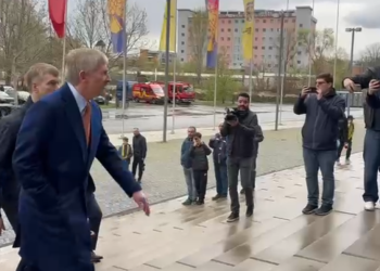 Milionarul ucrainean onorează memoria lui Mircea Lucescu la catafalc