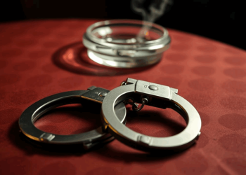 Polițist arestat pentru viol și pornografie infantilă: Victima are 15 ani