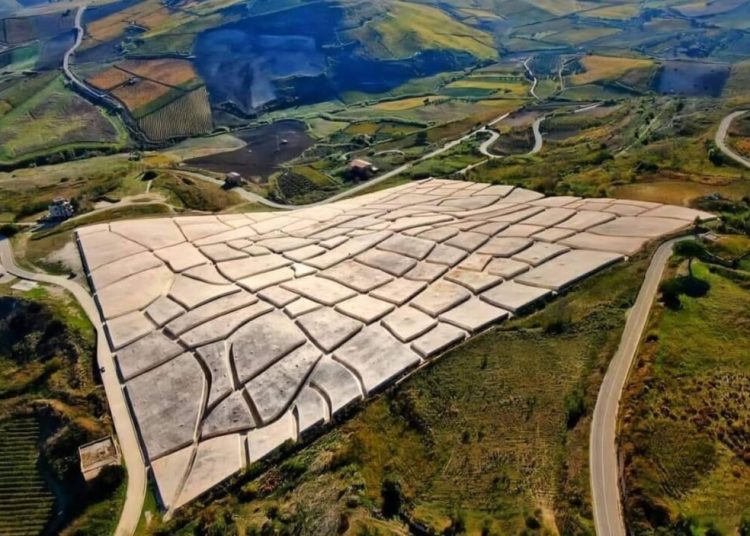 „Pompeii-ul modern”: Descoperă orașul italian transformat în capitală artistică!