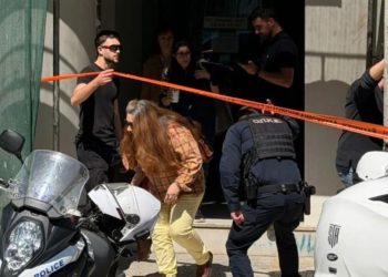 Atena sub asediu: schimb de focuri, mai mulți răniți, suspectul în libertate!