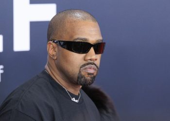 Premierul britanic denunță prezența controversată a lui Kanye West la festival