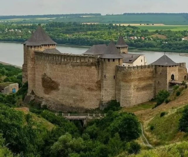 Zidul cetății lui Ștefan cel Mare s-a prăbușit: ce s-a întâmplat?