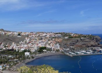 Tragedie în Insulele Canare: Autocar răsturnat, un mort și răniți!