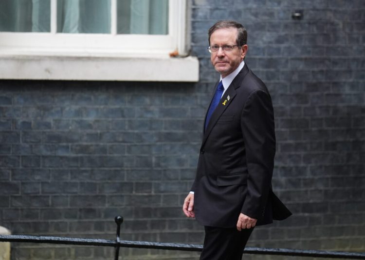 Israelul: Președintele respinge iertarea lui Netanyahu, în ciuda presiunilor