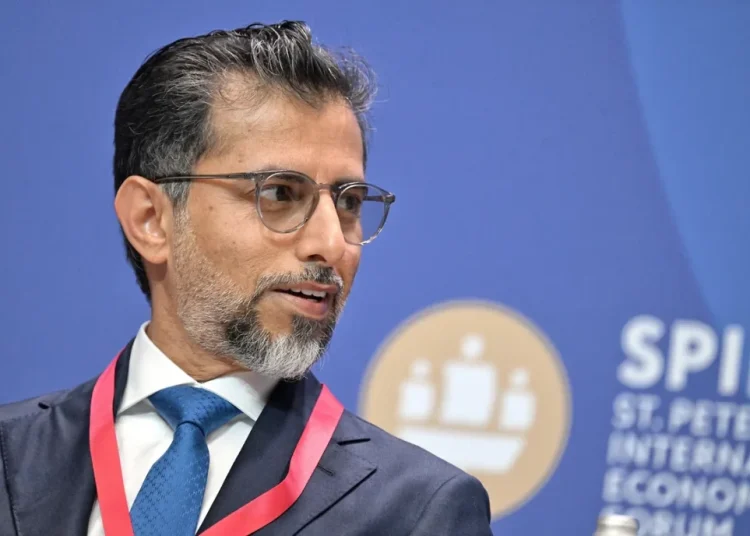 Emiratele Arabe Unite ies din OPEC, prețul țițeiului coboară rapid!