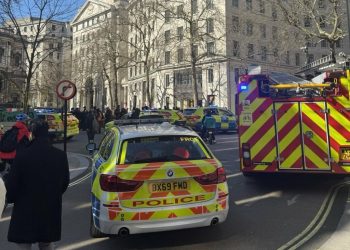 Marea Britanie cere deportări în masă: Dreapta se opune imigrației!