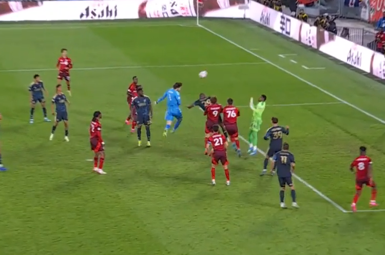 Un portar surprinde pe toți cu un gol fabulos în MLS, umbrind starurile!