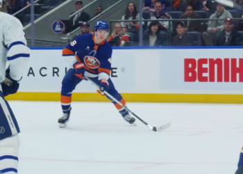 Un jucător de 18 ani stabilește un nou record în liga de hochei!