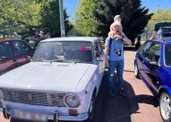 Bucureștiul găzduiește „Retroparada Primăverii 2026”: mașini de epocă în acțiune!