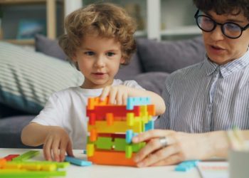 Sprijin financiar pentru părinții copiilor cu autism și sindrom Down!