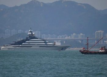Superyachtul oligarhului rus străbate Strâmtoarea Ormuz: detalii exclusive