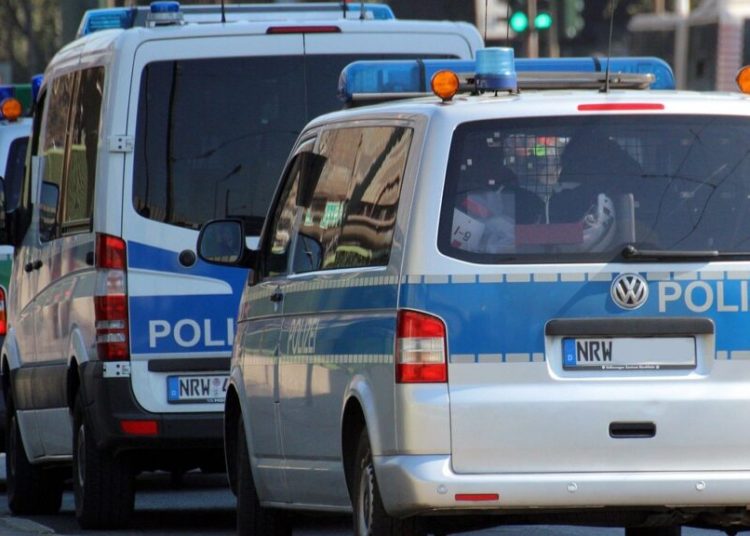 Scandal în Germania: Militari americani aruncă artificii asupra mașinilor!