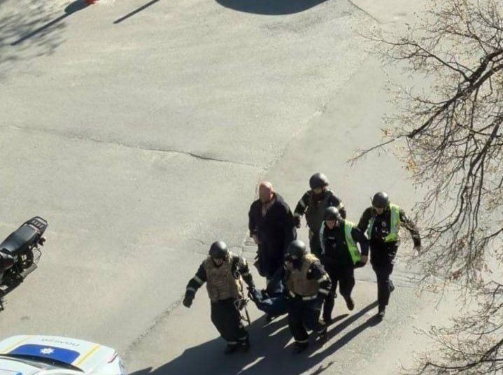 Demisia șefului poliției din Ucraina după fuga a doi ofițeri în atac!