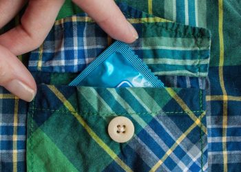 Criza din Ucraina ar putea duce la creșterea prețului prezervativelor!