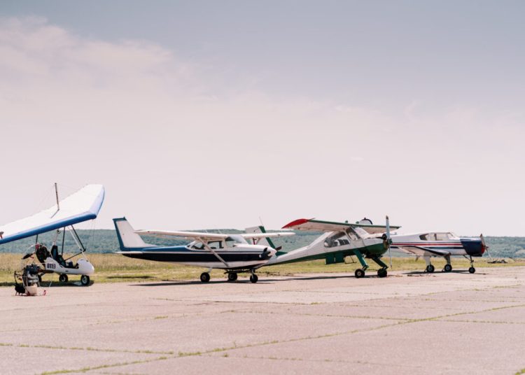 Criza de acum: zboruri anulate, combustibil scump și viitor incert!