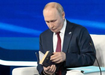 Kremlinul reacționează la avertizarea bloggerului despre o posibilă revoltă a rușilor