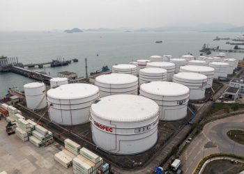 Orașul unde prețul benzinei a sărit de 20 de lei pe litru!