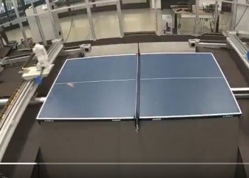 Robotul care înfruntă jucători de top la tenis de masă!