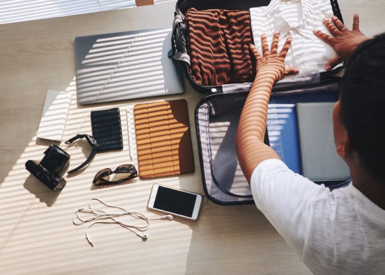 Obiecte bizare pierdute în aeroporturi: robot, meteorit și genunchi bionic!