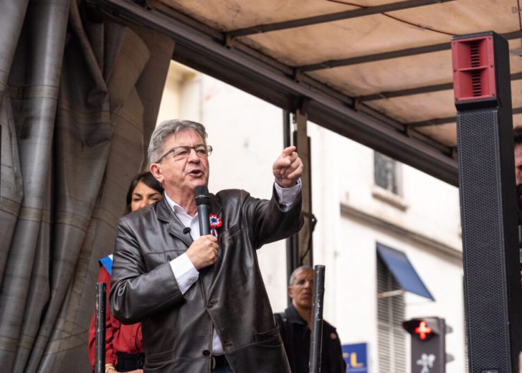 Jean-Luc Mélenchon revine: candidatură pentru a patra oară în 2027!