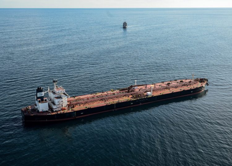 Suedia interceptă un petrolier suspect din flota fantomă rusă!