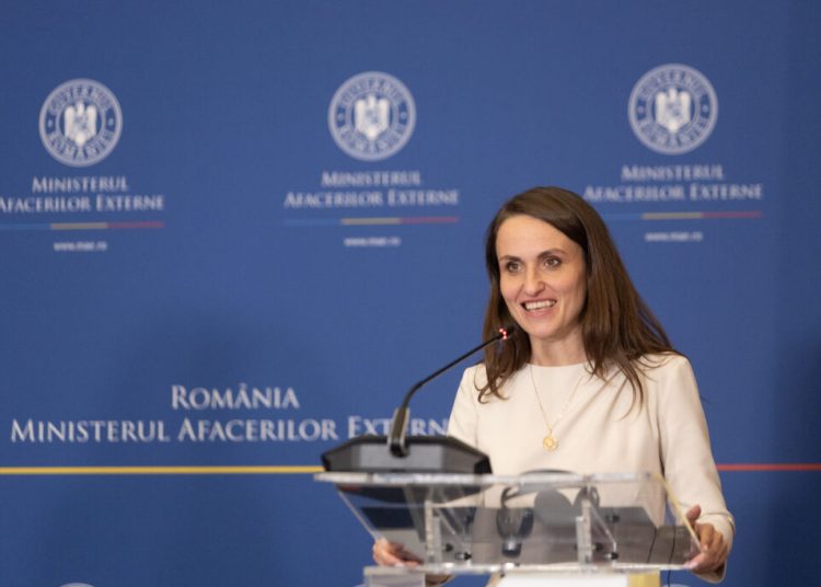 Oana Țoiu: „Parlamentarii, votați moțiunea cu bilele la vedere!”
