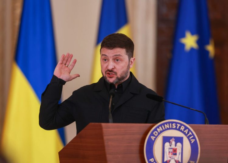 Zelenski lansează reforma militară: Salarii mai mari pentru soldați!
