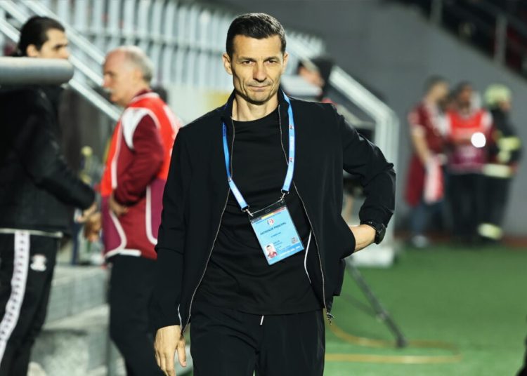 Gâlcă, înainte de CFR Cluj: „Trebuie să ne ridicăm din dificultăți!”