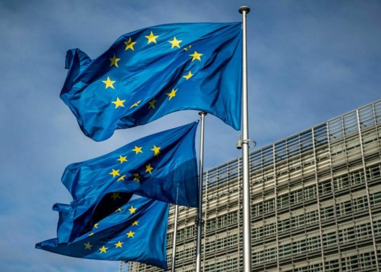 Comisia Europeană ripostează la tarifele lui Trump pentru mașini!