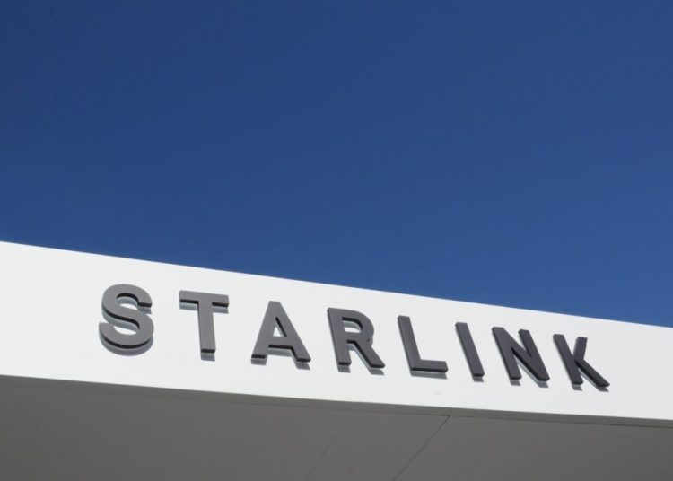 Cum o rețea secretă aduce Starlink în Iran pentru a eluda cenzura