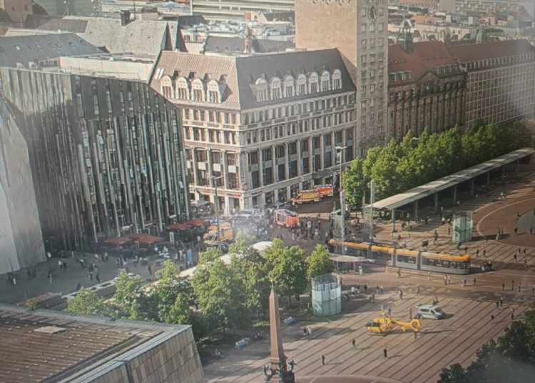 Leipzig: Bărbat intră cu mașina în mulțime – Detalii șocante!