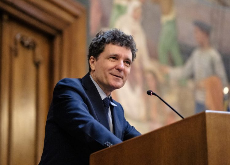 Nicușor Dan: Va decora sau nu pe Chivu după succesul cu Inter?