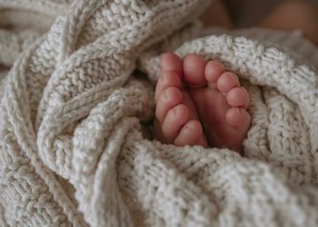 Gemenele din Marea Britanie descoperă tați biologici diferiți!