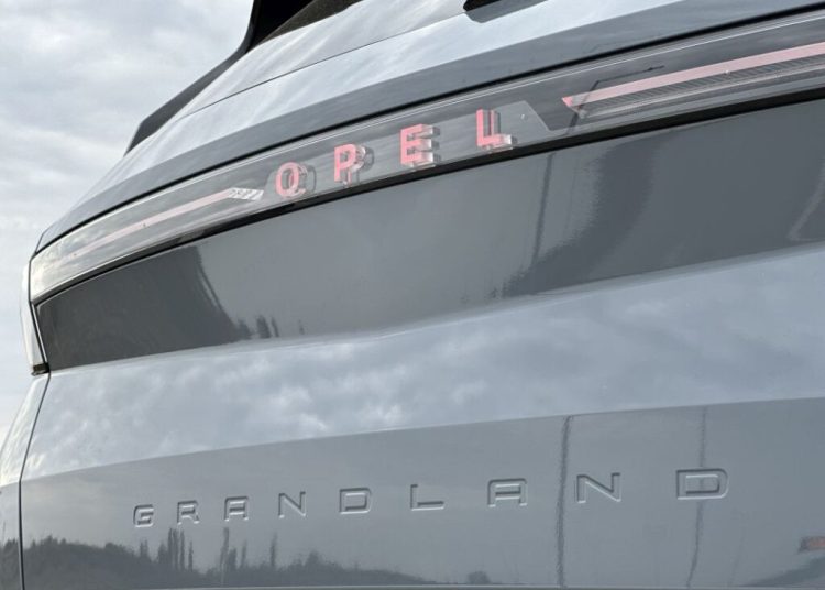 Noul Opel Grandland: Tradiție și Modernitate în Design Noul Opel Grandland: Tradiție și Modernitate în Design